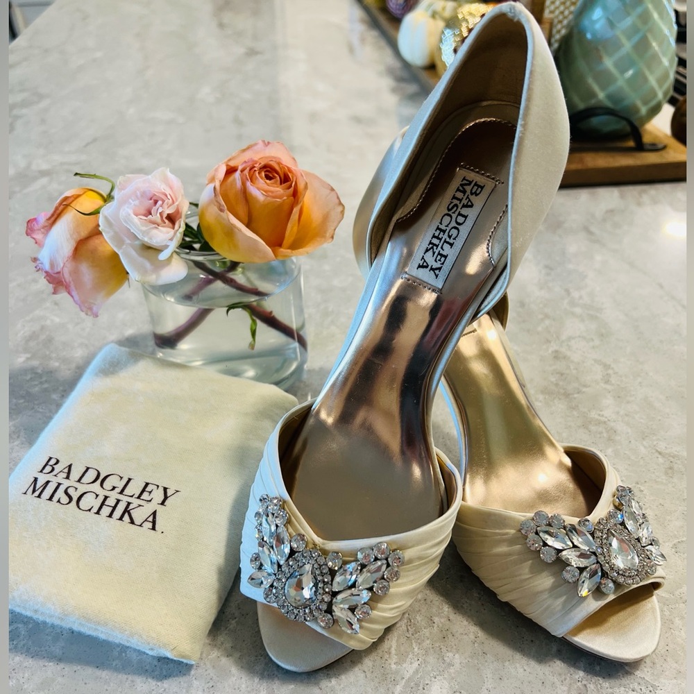 Badgley Mischka Scarlett Pump